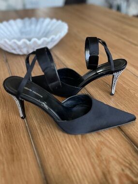 Valerie Stevens Desmond Black Satin
Rhinestone Heel Ankle Strap Pumps Size 8.5